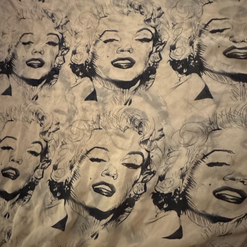 Vintage Marilyn Monroe Print Large Polyester Shawl/Scarf 60” x 28” Tan